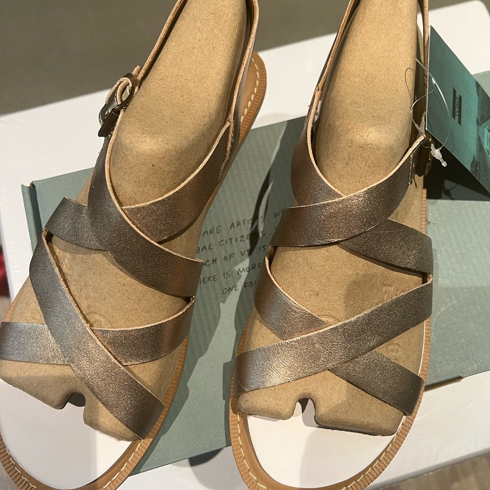 Sicily Rose Gold Metallic Leather Sandals 9.5